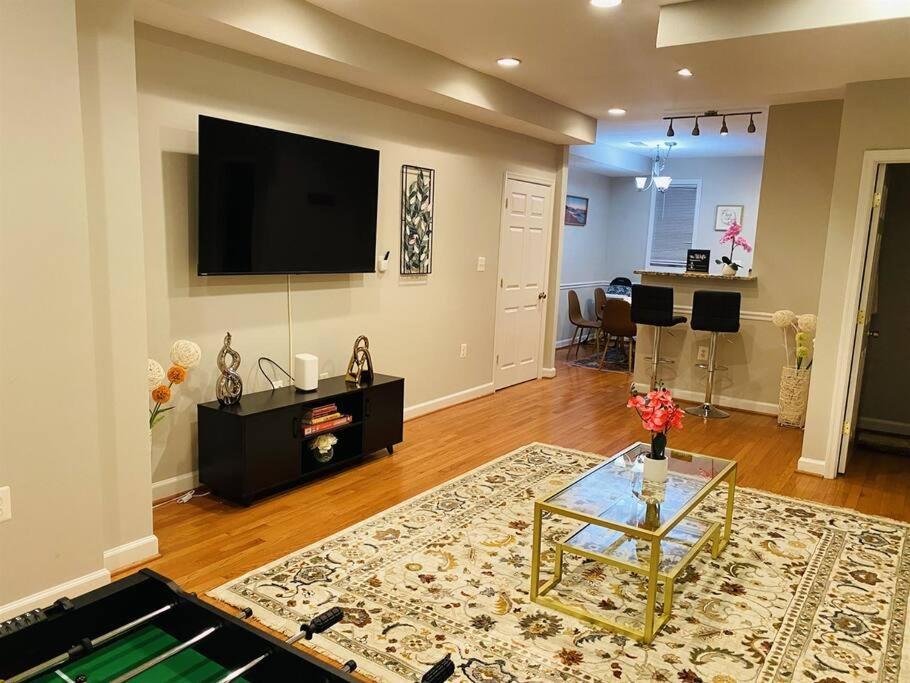 Holiday home Spacious, Relaxing & Gorgeous 4bd/4ba House In Dc! *